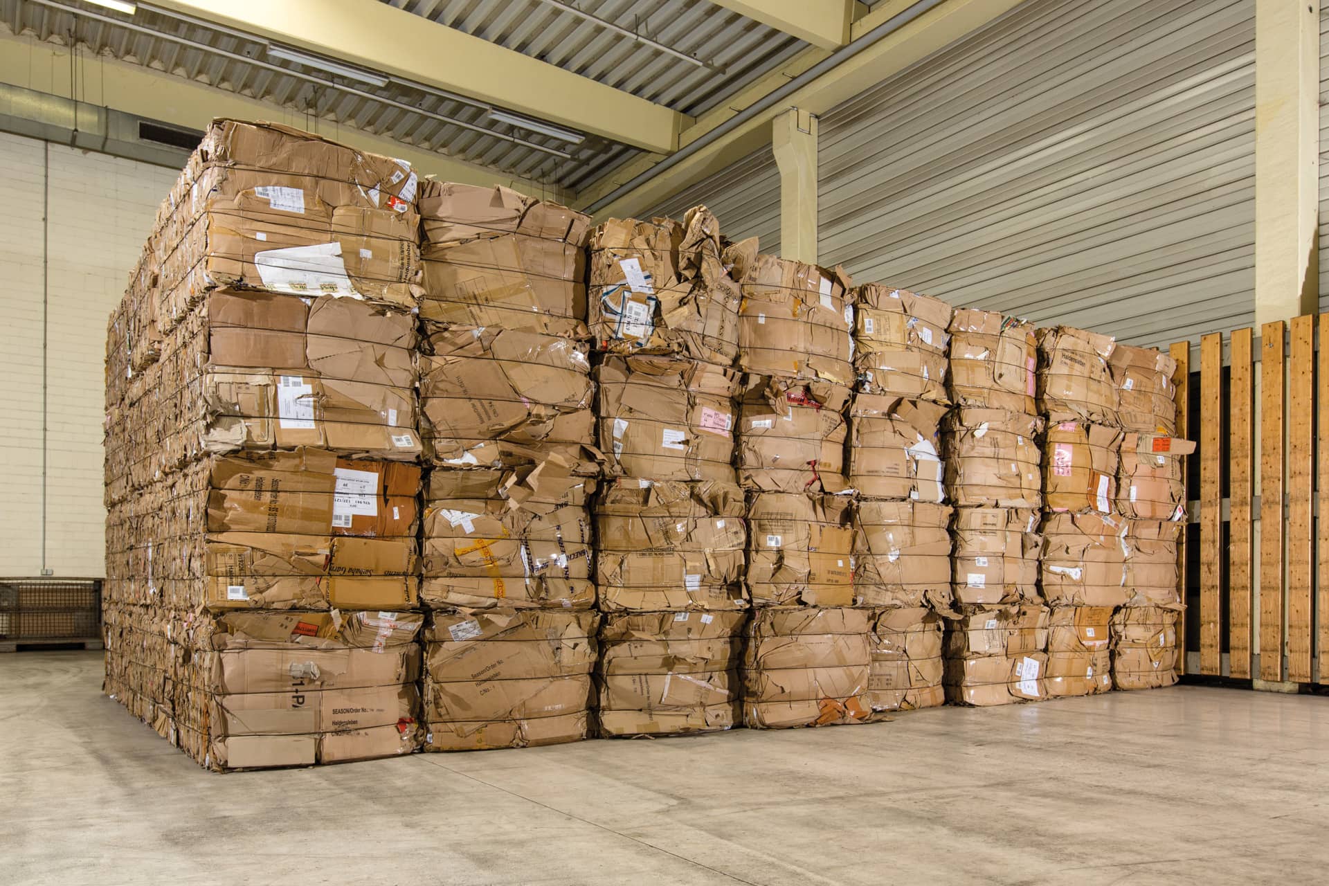 Channel Baler APK-D cardboard bales Austropressen