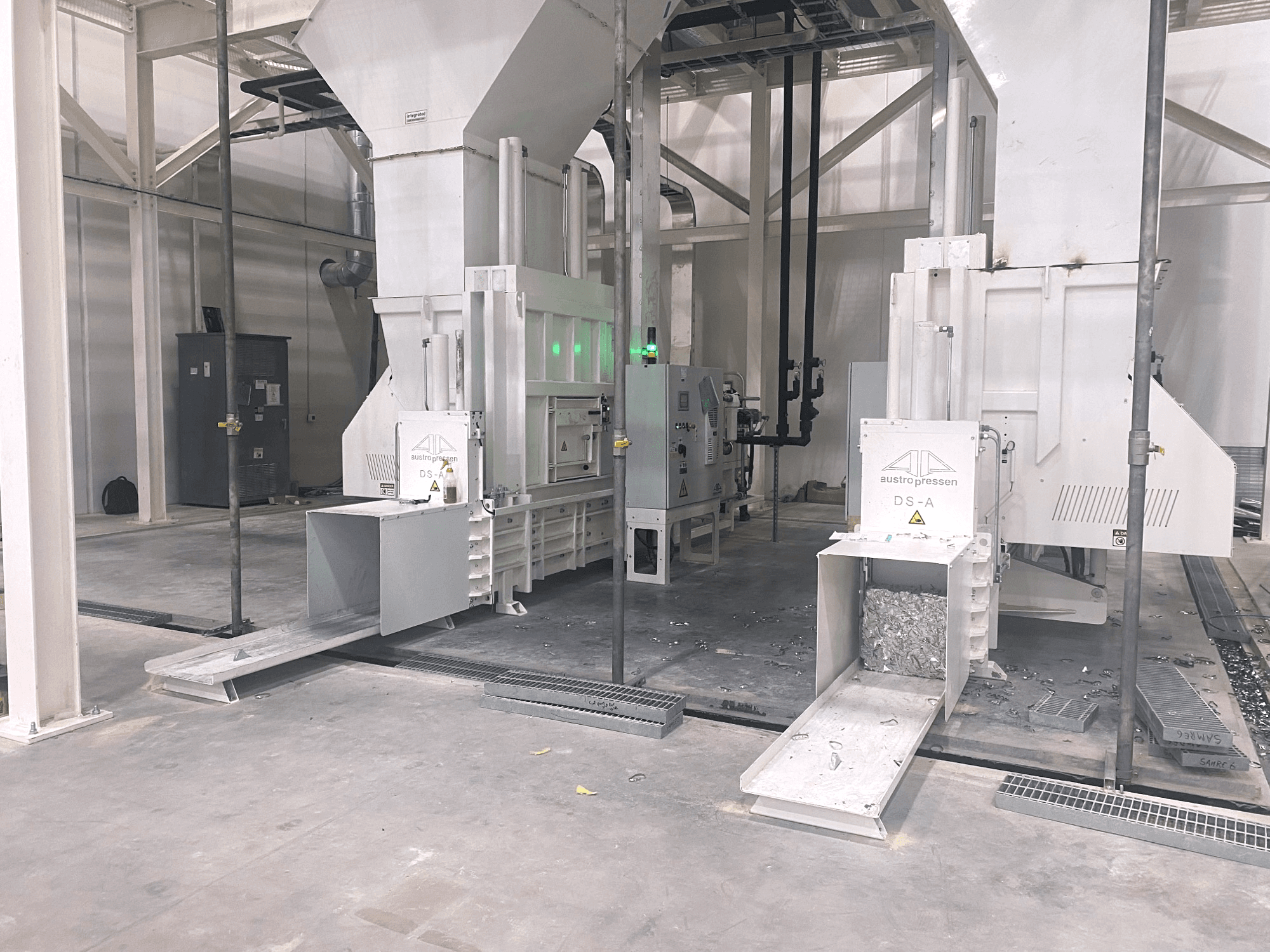 Can & Scrap Baler DS-A at customer site Austropressen