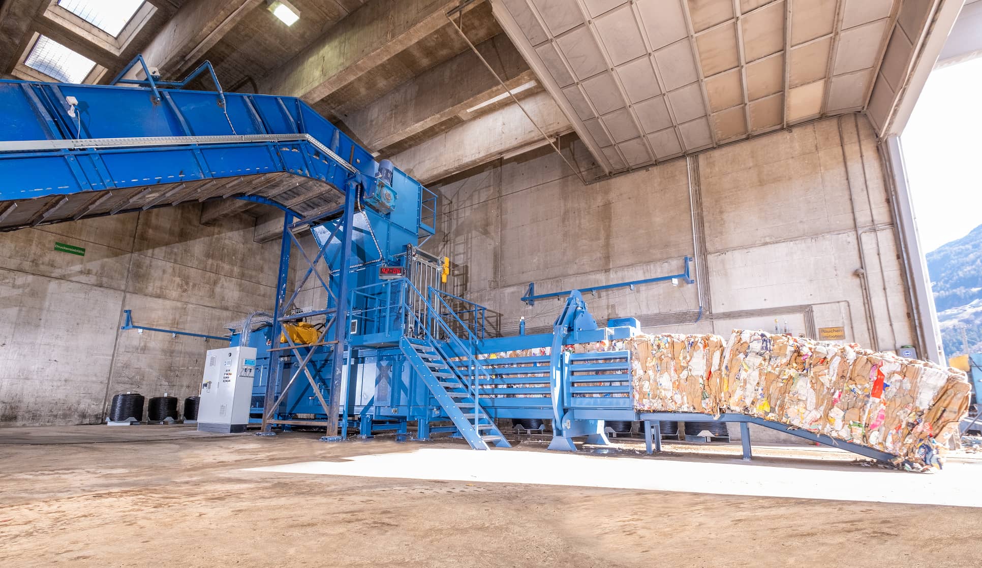 Automatic baler APK-ES 135 used by Energie AG ensures efficient waste management